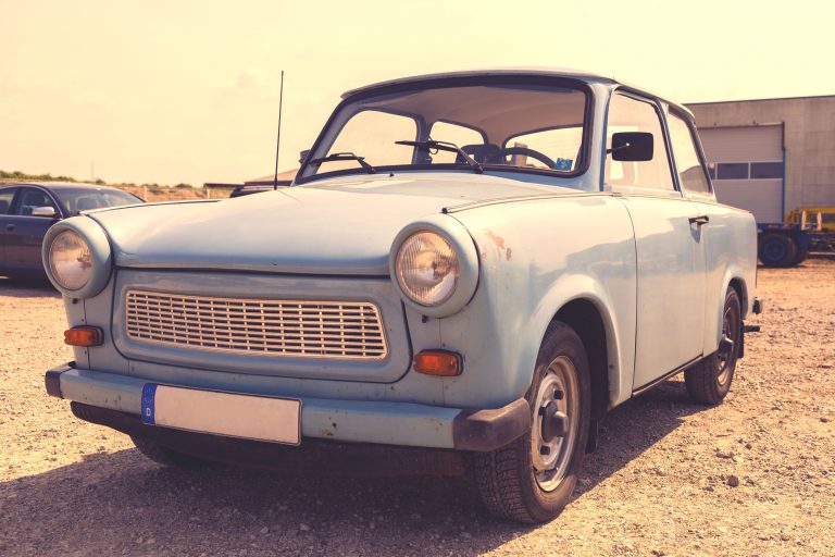 Mehr über den Artikel erfahren Der Trabant: Vom DDR-Kleinwagen zum begehrten Oldtimer-Schatz