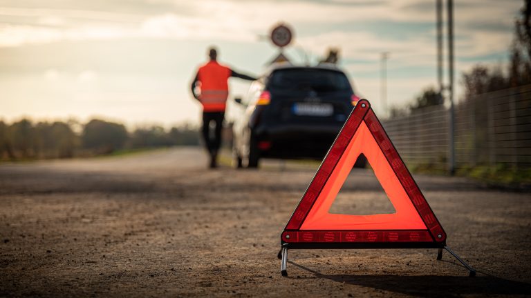 Mehr über den Artikel erfahren Warnwesten-Test offenbart Sicherheitsrisiken: Ein Leitfaden für Verbraucher