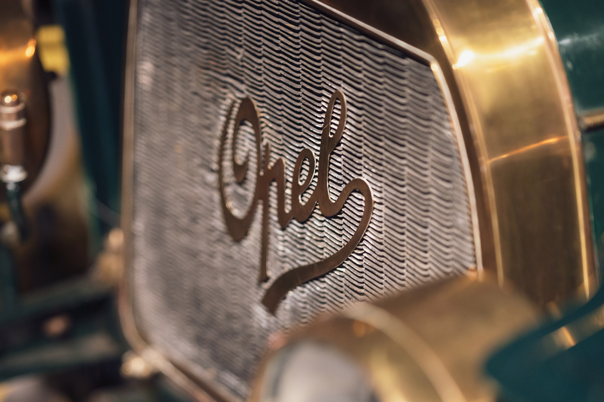 Opel feiert 125 Jahre Automobilgeschichte: Vom revolutionären „Laubfrosch“ zum modernen Corsa