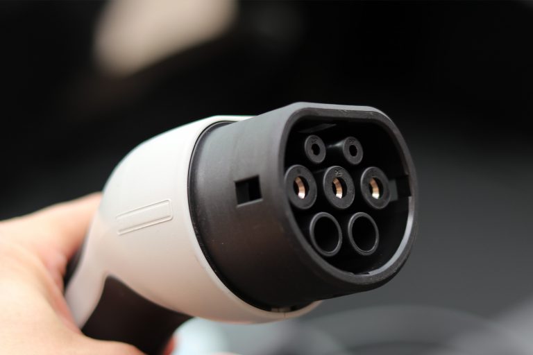 Mehr über den Artikel erfahren Jena plant Einführung von Laternenladern für Elektrofahrzeuge
